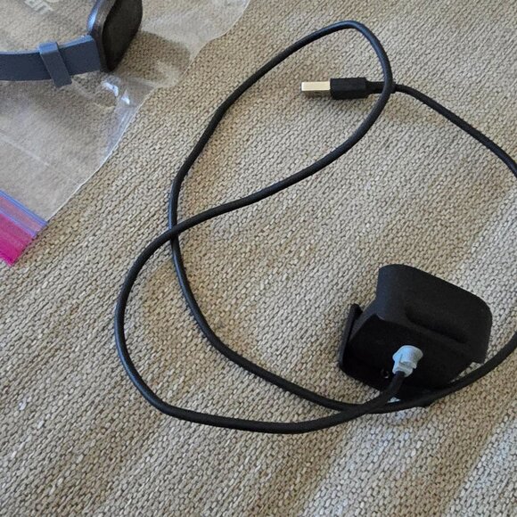 Fitbit Versa Smartwatch, Small Blue EUC - Picture 4 of 5